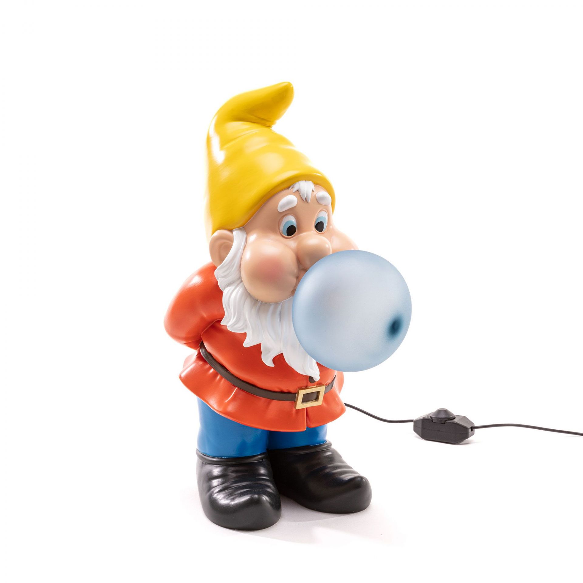 Seletti Gummy Snooping Leuchte: Gartenzwerg Lampe mit gelber Mütze und blauer Kaugummiblase.